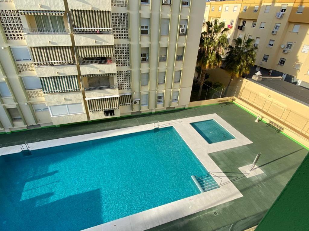 Amplio Piso En Centro De Torre Del Mar Apartment Exterior foto